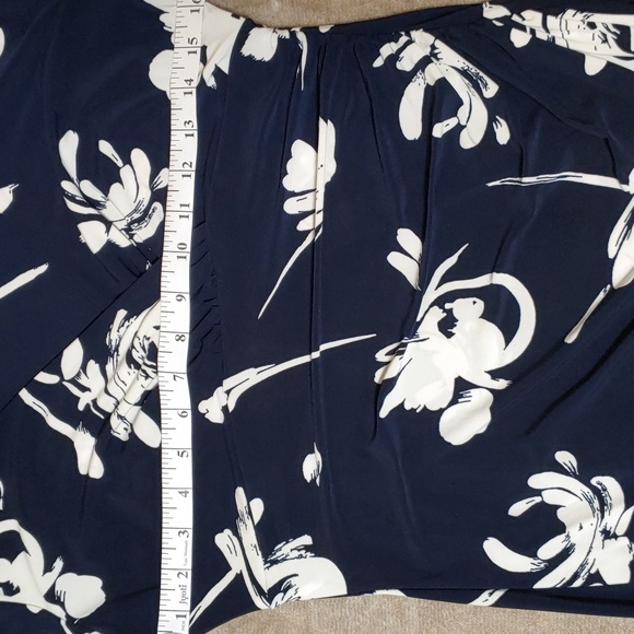 Lauren Ralph Lauren Faux Wrap Dress Size:6✨️ Moving end of January 2025! ✨️ - Picture 8 of 9